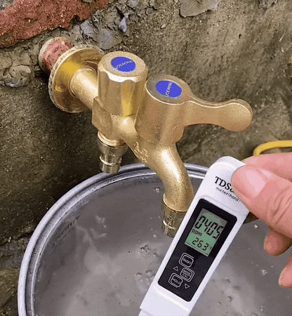 AquaTest™ – Monitor Digital pentru Puritatea Apei